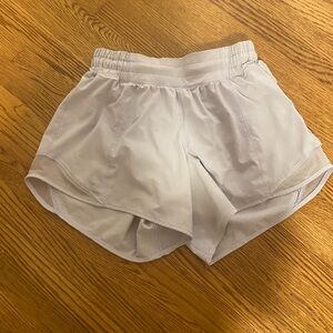 4' lululemon hotty hot shorts